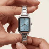 ساعة Como فضية – إصدار المينا الأزرق